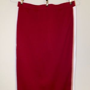 Forever 21 Skirts - 🛍4/$28 Burgundy maxi pencil skirt Forever 21 Skirts - 🛍4/$28 Burgundy maxi pencil skirt
